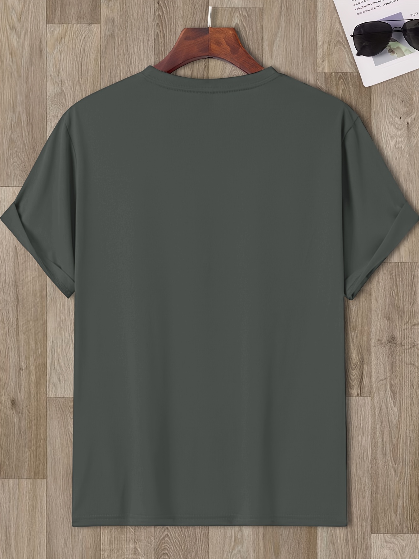 The Boston 1997 Men's Crew Neck T-Shirt, a Simple and Classic Design, a Versatile and Fashionable T-shirt