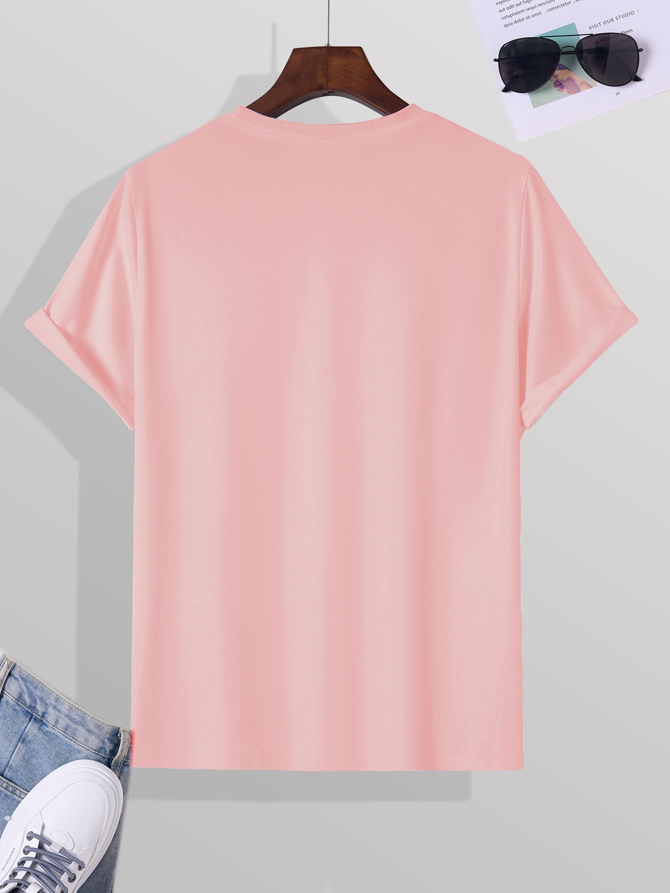 The Boston 1997 Men's Crew Neck T-Shirt, a Simple and Classic Design, a Versatile and Fashionable T-shirt