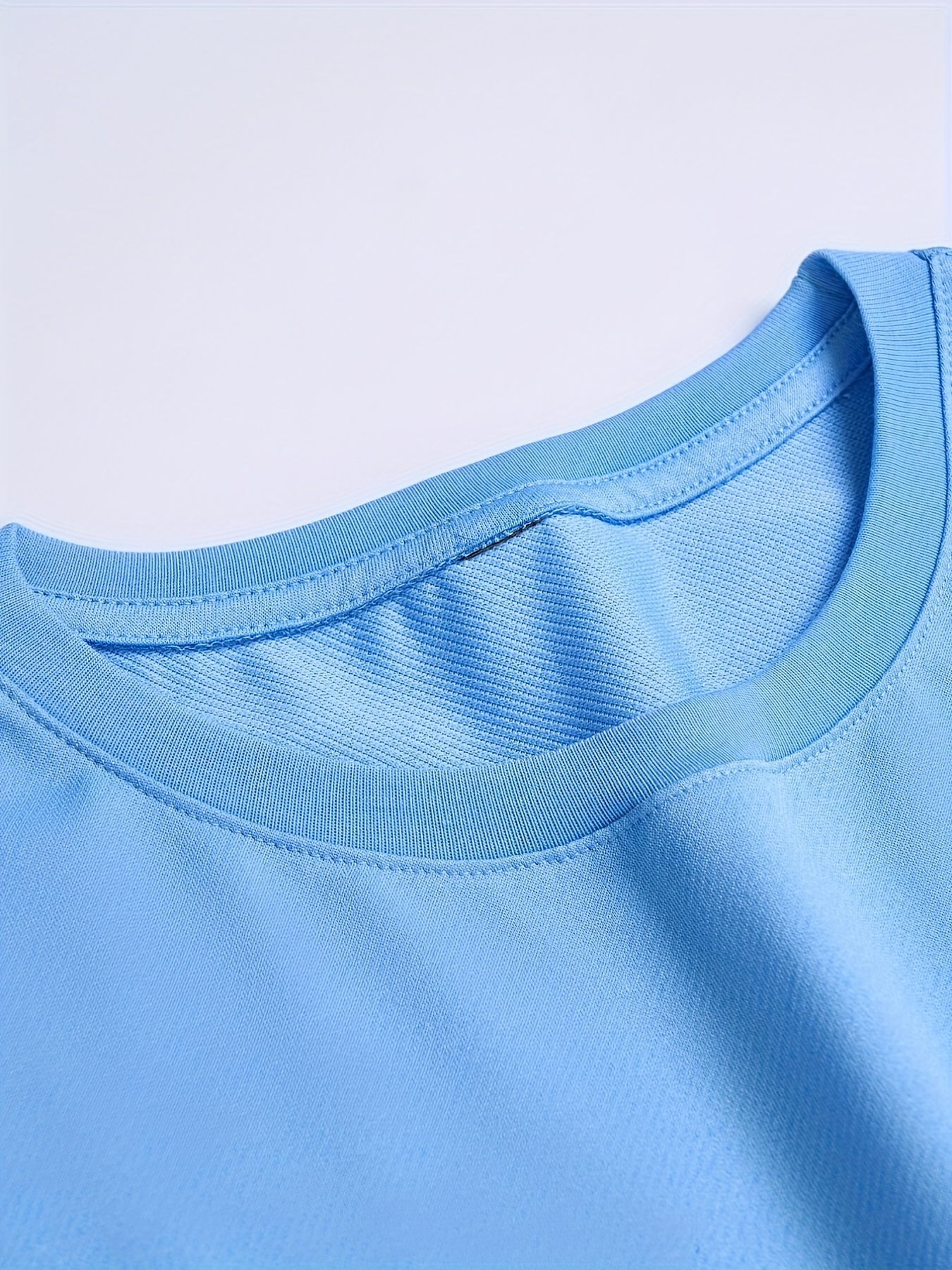 The Boston 1997 Men's Crew Neck T-Shirt, a Simple and Classic Design, a Versatile and Fashionable T-shirt